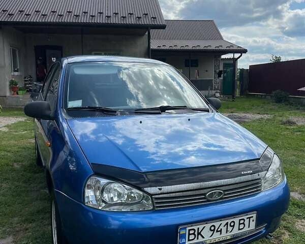 Синий ВАЗ Калина, объемом двигателя 1.6 л и пробегом 121 тыс. км за 2100 $, фото 1 на Automoto.ua
