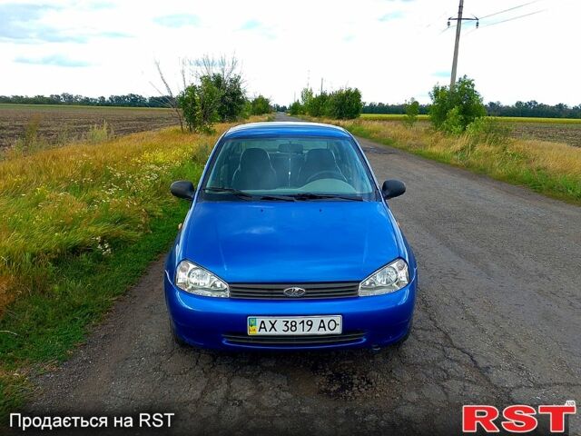 Синий ВАЗ Kalina, объемом двигателя 1.6 л и пробегом 95 тыс. км за 2000 $, фото 1 на Automoto.ua