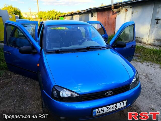 Синий ВАЗ Kalina, объемом двигателя 1.6 л и пробегом 176 тыс. км за 2000 $, фото 1 на Automoto.ua