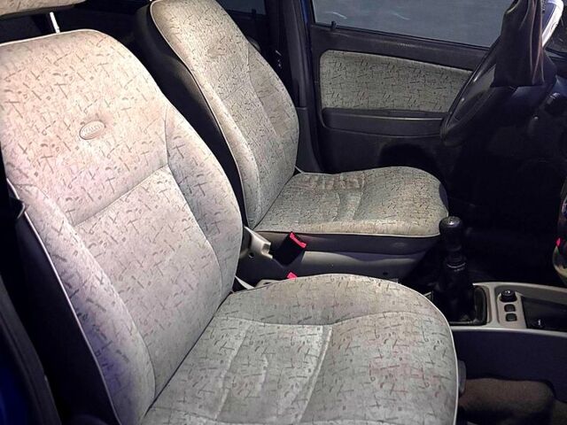 Синий ВАЗ Kalina, объемом двигателя 1.6 л и пробегом 0 тыс. км за 1100 $, фото 1 на Automoto.ua