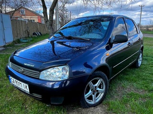 Синий ВАЗ Kalina, объемом двигателя 1.6 л и пробегом 114 тыс. км за 1550 $, фото 1 на Automoto.ua