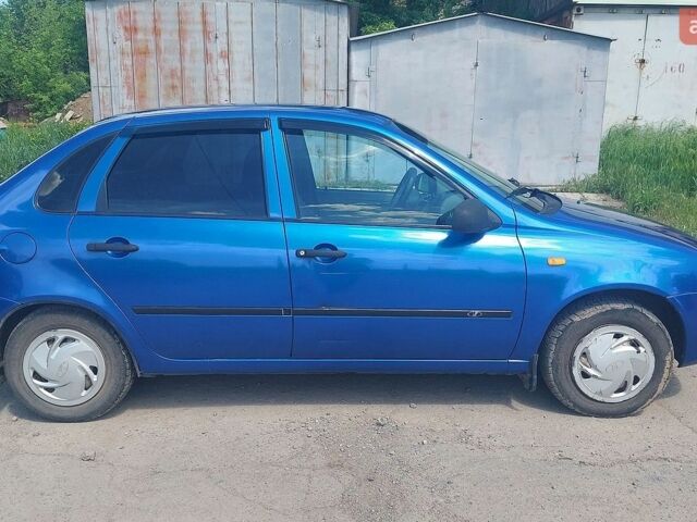 Синий ВАЗ Калина, объемом двигателя 1.6 л и пробегом 120 тыс. км за 2100 $, фото 1 на Automoto.ua