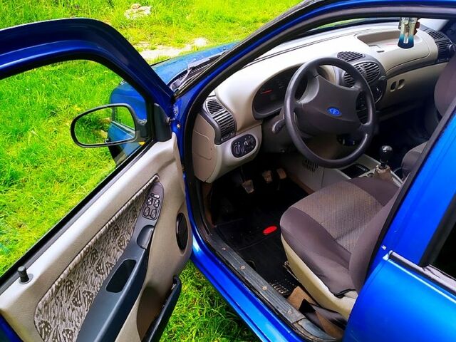 Синий ВАЗ Kalina, объемом двигателя 1.6 л и пробегом 148 тыс. км за 1500 $, фото 1 на Automoto.ua