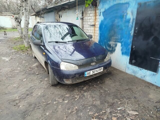 Синий ВАЗ Калина, объемом двигателя 1.4 л и пробегом 150 тыс. км за 1000 $, фото 1 на Automoto.ua
