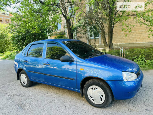 Синий ВАЗ Калина, объемом двигателя 1.6 л и пробегом 68 тыс. км за 3300 $, фото 1 на Automoto.ua
