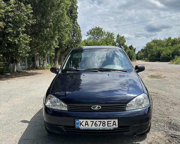 Синій ВАЗ Калина, об'ємом двигуна 1.39 л та пробігом 150 тис. км за 2200 $, фото 1 на Automoto.ua