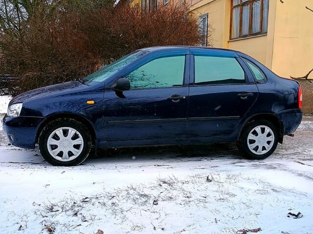 Синий ВАЗ Kalina, объемом двигателя 1.6 л и пробегом 17200 тыс. км за 1850 $, фото 1 на Automoto.ua