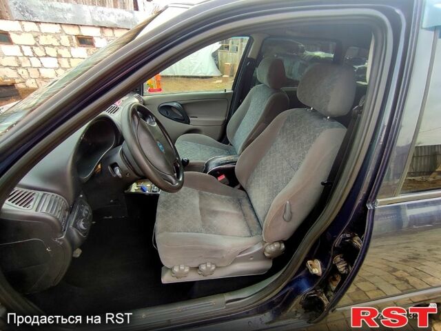 Синий ВАЗ Kalina, объемом двигателя 1.6 л и пробегом 235 тыс. км за 1000 $, фото 1 на Automoto.ua
