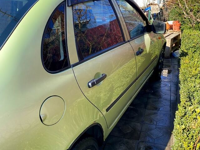 Зелений ВАЗ Kalina, об'ємом двигуна 1.6 л та пробігом 300 тис. км за 1700 $, фото 1 на Automoto.ua