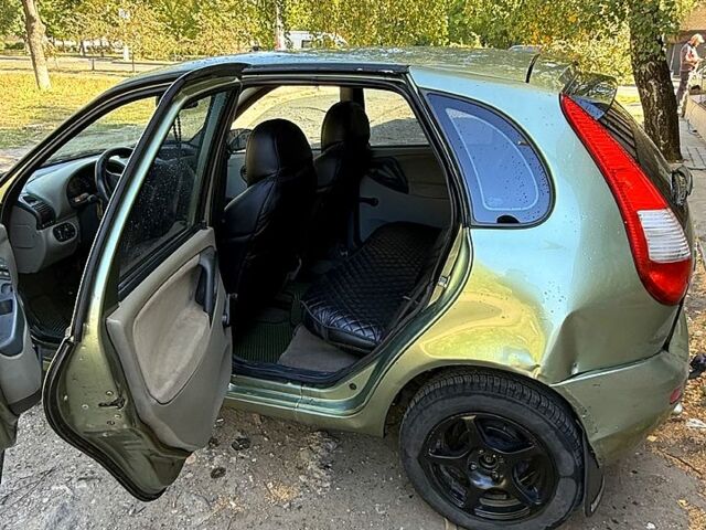 Зеленый ВАЗ Kalina, объемом двигателя 1.4 л и пробегом 174 тыс. км за 1680 $, фото 1 на Automoto.ua