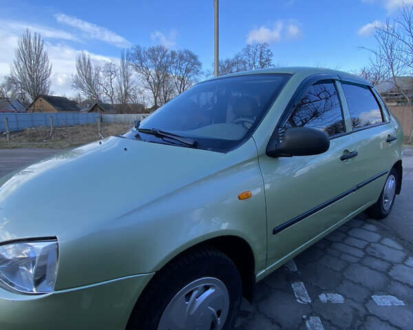 Зеленый ВАЗ Калина, объемом двигателя 1.6 л и пробегом 70 тыс. км за 3200 $, фото 1 на Automoto.ua