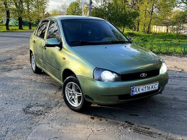Зеленый ВАЗ Калина, объемом двигателя 1.6 л и пробегом 200 тыс. км за 1500 $, фото 1 на Automoto.ua