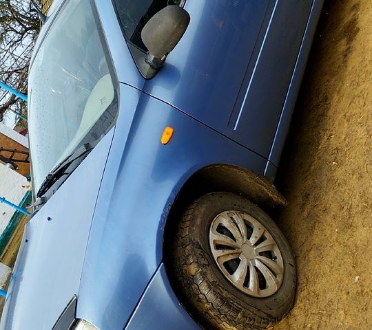 Синий ВАЗ Lada Kalina, объемом двигателя 1.6 л и пробегом 172 тыс. км за 2100 $, фото 1 на Automoto.ua