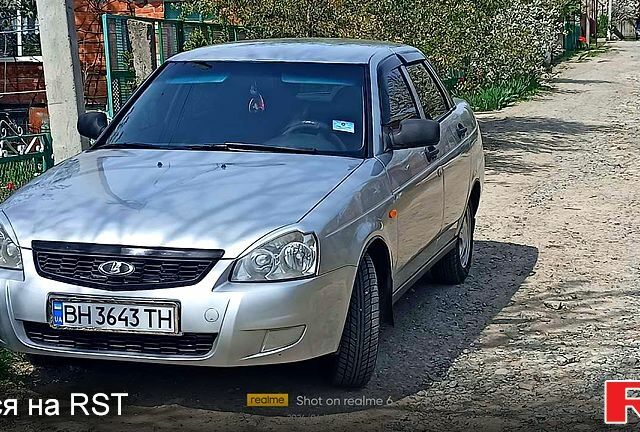 Серый ВАЗ Lada Priora, объемом двигателя 1.6 л и пробегом 204 тыс. км за 3000 $, фото 1 на Automoto.ua