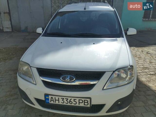 Белый ВАЗ Largus, объемом двигателя 1.6 л и пробегом 265 тыс. км за 6500 $, фото 1 на Automoto.ua