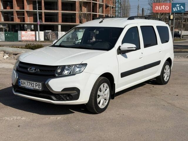 Белый ВАЗ Largus, объемом двигателя 1.6 л и пробегом 120 тыс. км за 6500 $, фото 1 на Automoto.ua