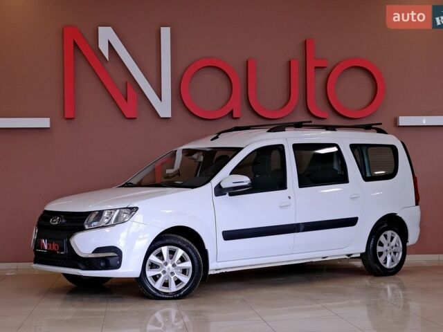 Белый ВАЗ Largus, объемом двигателя 1.6 л и пробегом 46 тыс. км за 9900 $, фото 1 на Automoto.ua