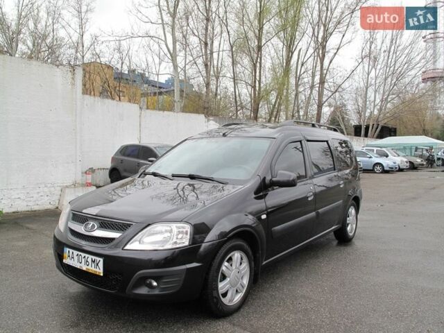 Черный ВАЗ Largus, объемом двигателя 1.6 л и пробегом 157 тыс. км за 5900 $, фото 1 на Automoto.ua