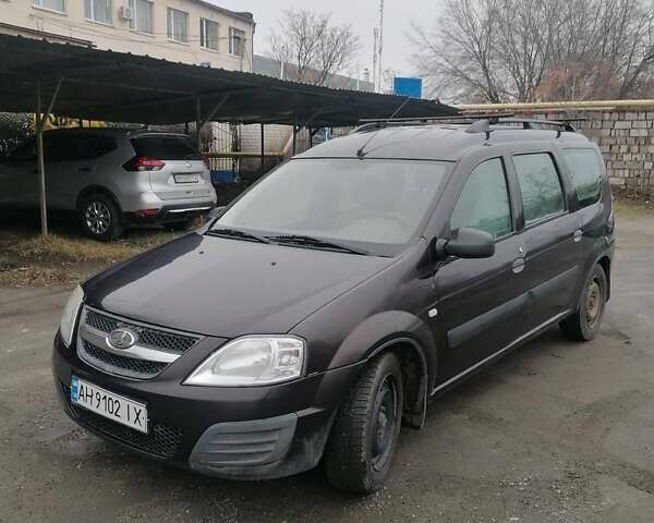 Коричневий ВАЗ Largus, об'ємом двигуна 1.6 л та пробігом 200 тис. км за 4900 $, фото 1 на Automoto.ua