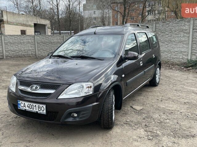 Коричневий ВАЗ Largus, об'ємом двигуна 1.6 л та пробігом 71 тис. км за 6100 $, фото 1 на Automoto.ua