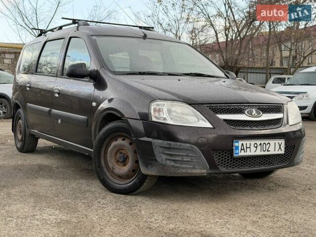 Коричневый ВАЗ Largus, объемом двигателя 1.6 л и пробегом 200 тыс. км за 3900 $, фото 1 на Automoto.ua