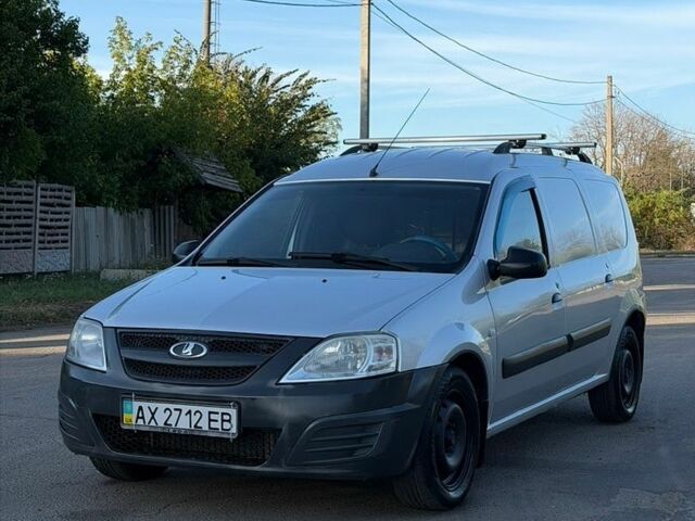 Сірий ВАЗ Largus, об'ємом двигуна 1.6 л та пробігом 287 тис. км за 2600 $, фото 1 на Automoto.ua