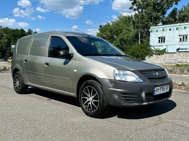 Серый ВАЗ Largus, объемом двигателя 1.6 л и пробегом 253 тыс. км за 4600 $, фото 1 на Automoto.ua