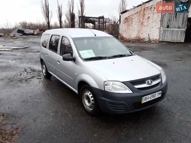 Сірий ВАЗ Largus, об'ємом двигуна 1.6 л та пробігом 102 тис. км за 2900 $, фото 1 на Automoto.ua