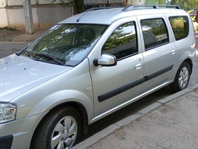 Сірий ВАЗ Largus, об'ємом двигуна 1.6 л та пробігом 106 тис. км за 6200 $, фото 1 на Automoto.ua