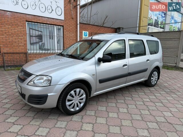 Сірий ВАЗ Largus, об'ємом двигуна 1.6 л та пробігом 180 тис. км за 4999 $, фото 1 на Automoto.ua