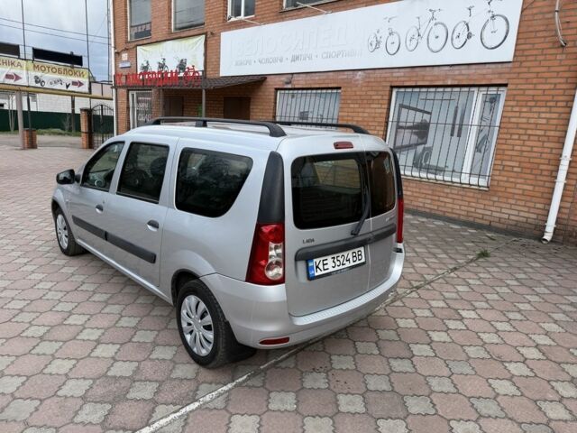 Сірий ВАЗ Largus, об'ємом двигуна 1.6 л та пробігом 180 тис. км за 5700 $, фото 1 на Automoto.ua