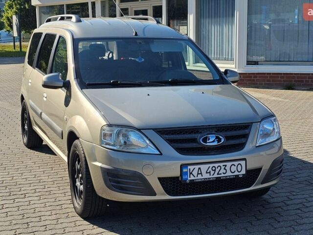 Сірий ВАЗ Largus, об'ємом двигуна 1.6 л та пробігом 123 тис. км за 7600 $, фото 1 на Automoto.ua