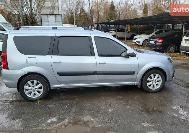 Сірий ВАЗ Largus, об'ємом двигуна 1.6 л та пробігом 68 тис. км за 8900 $, фото 1 на Automoto.ua