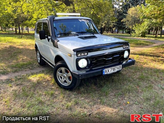Білий ВАЗ Нива, об'ємом двигуна 1.6 л та пробігом 120 тис. км за 2700 $, фото 1 на Automoto.ua