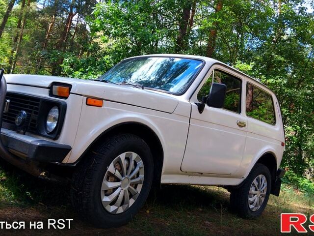 Белый ВАЗ Нива, объемом двигателя 1.6 л и пробегом 89 тыс. км за 1850 $, фото 1 на Automoto.ua