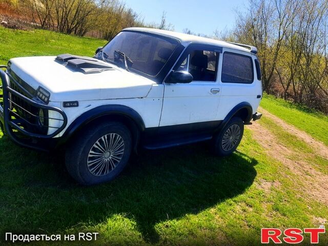 Белый ВАЗ Нива, объемом двигателя 1.6 л и пробегом 0 тыс. км за 2222 $, фото 1 на Automoto.ua