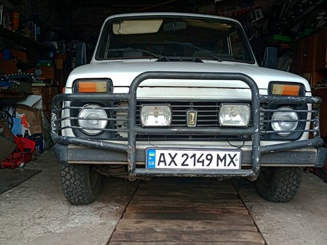 Білий ВАЗ Нива, об'ємом двигуна 1.6 л та пробігом 120 тис. км за 2500 $, фото 1 на Automoto.ua