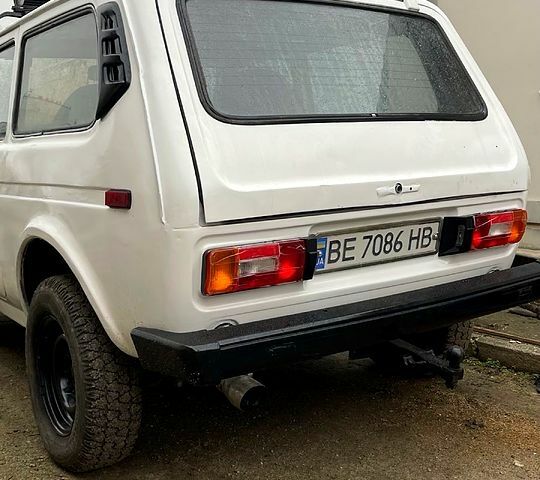 Білий ВАЗ Нива, об'ємом двигуна 1.6 л та пробігом 0 тис. км за 2000 $, фото 1 на Automoto.ua