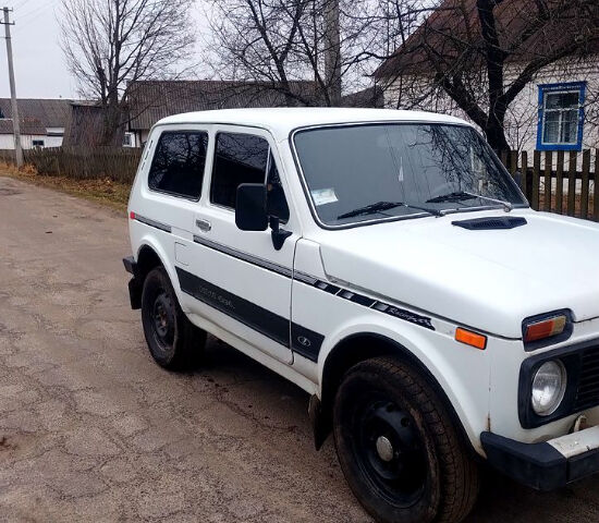 Білий ВАЗ Нива, об'ємом двигуна 1.6 л та пробігом 0 тис. км за 1400 $, фото 1 на Automoto.ua