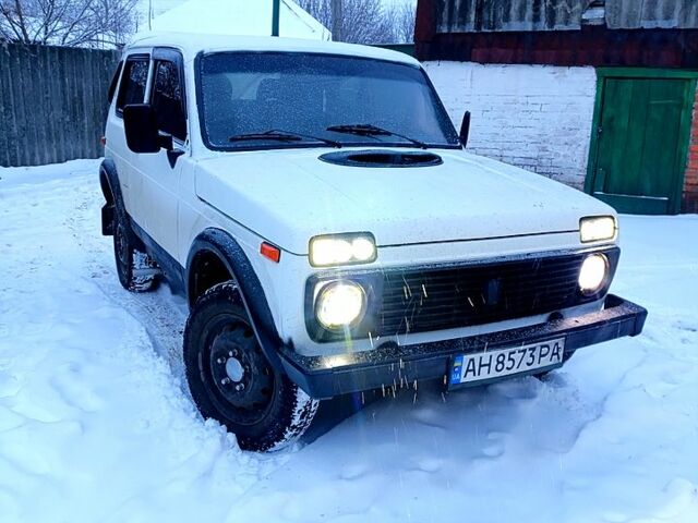 Білий ВАЗ Нива, об'ємом двигуна 1.7 л та пробігом 380 тис. км за 1650 $, фото 1 на Automoto.ua