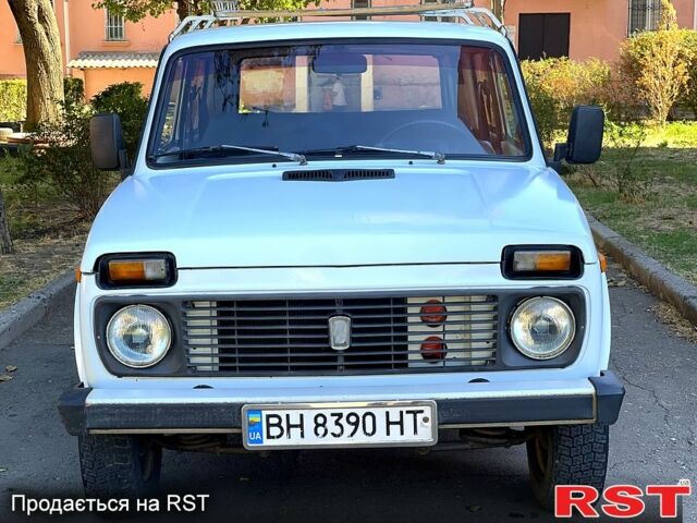 Білий ВАЗ Нива, об'ємом двигуна 1.6 л та пробігом 55 тис. км за 2000 $, фото 1 на Automoto.ua