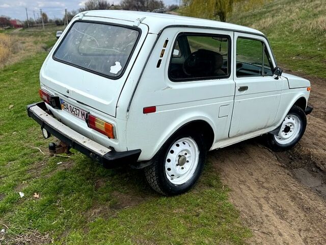 Белый ВАЗ Нива, объемом двигателя 1.6 л и пробегом 0 тыс. км за 1100 $, фото 1 на Automoto.ua
