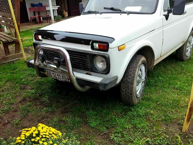 Білий ВАЗ Нива, об'ємом двигуна 1.7 л та пробігом 152 тис. км за 2500 $, фото 1 на Automoto.ua