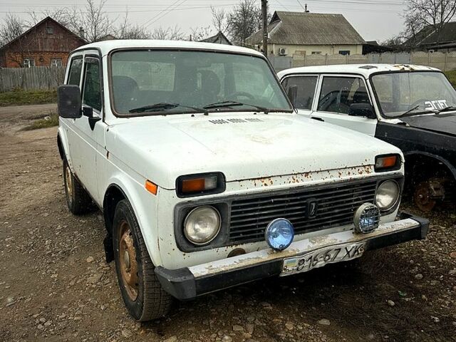 Белый ВАЗ Нива, объемом двигателя 1.7 л и пробегом 258 тыс. км за 1550 $, фото 1 на Automoto.ua