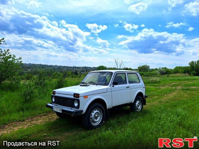 Белый ВАЗ Нива, объемом двигателя 1.7 л и пробегом 95 тыс. км за 3400 $, фото 1 на Automoto.ua