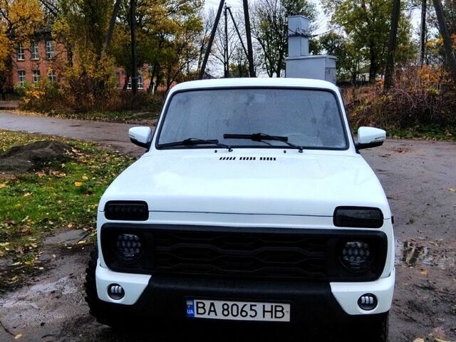 Білий ВАЗ Нива, об'ємом двигуна 1.7 л та пробігом 140 тис. км за 5100 $, фото 1 на Automoto.ua