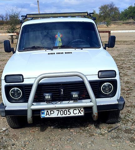 ВАЗ Нива 2007 в Покровском на Automoto.ua Белый ВАЗ Нива, объемом двигателя 1.7 л и пробегом 190 тыс. км за 3500 $, фото 1 на Automoto.ua