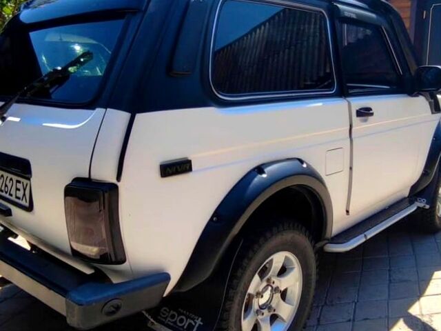 Білий ВАЗ Нива, об'ємом двигуна 1.7 л та пробігом 30 тис. км за 4500 $, фото 1 на Automoto.ua