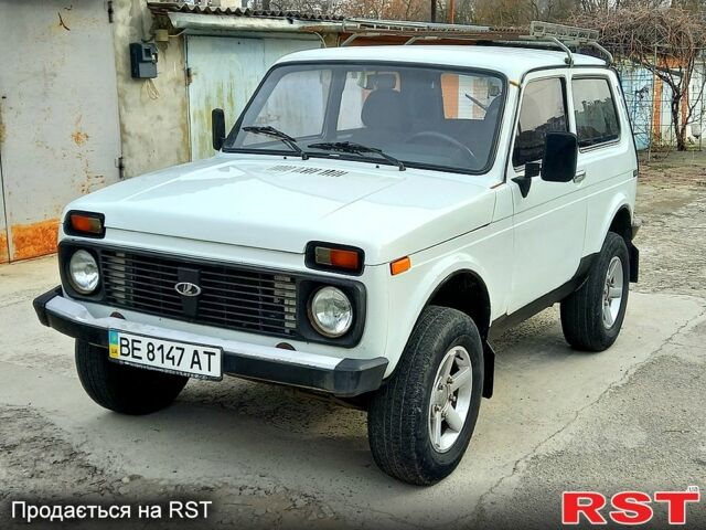 Белый ВАЗ Нива, объемом двигателя 1.7 л и пробегом 166 тыс. км за 3200 $, фото 1 на Automoto.ua
