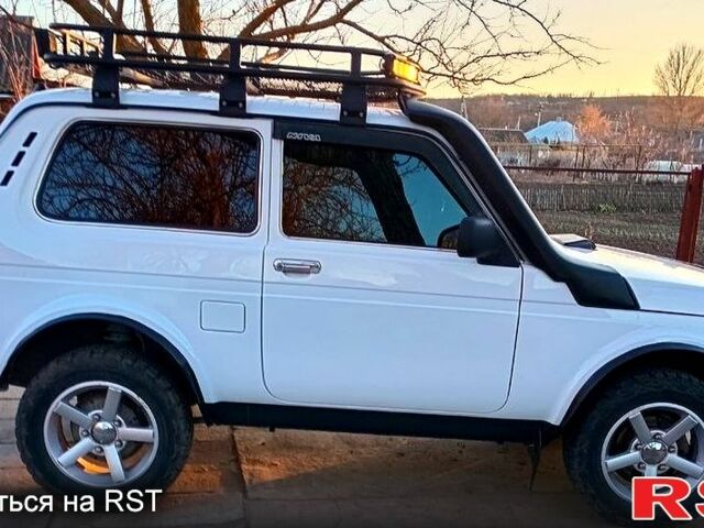 Білий ВАЗ Нива, об'ємом двигуна 1.7 л та пробігом 145 тис. км за 5200 $, фото 1 на Automoto.ua